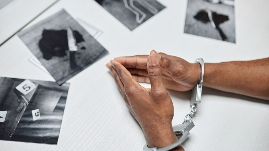 ¿Qué es un delito grave (felony) en Nevada?